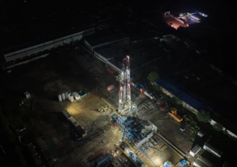 超威集團“井場移動儲能車供電示范項目”在渤海鉆探<em>成功</em>投運，開創(chuàng)行業(yè)先河
