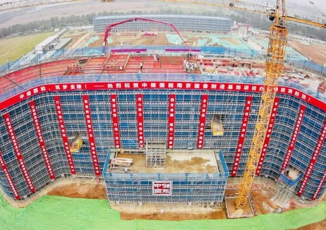 重大進(jìn)展！中儲(chǔ)國(guó)能江蘇南京“百兆瓦級(jí)先進(jìn)壓縮空氣<em>儲(chǔ)能系統(tǒng)</em>裝備制造基地項(xiàng)目”綜合辦公樓順利封頂