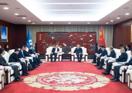 叶向东与中国电气装备总经理闫华锋举行会谈