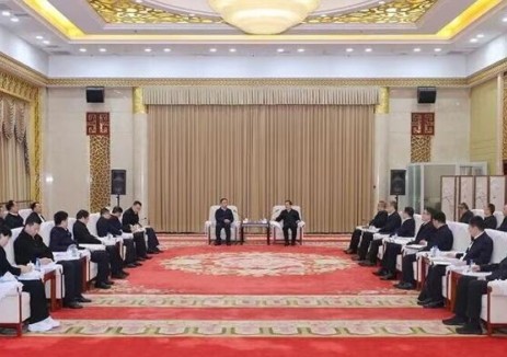 國家能源集團黨組書(shū)記、董事長(cháng)鄒磊拜會(huì )新疆維吾爾自治區黨委書(shū)記陳小江、自治區政府主席艾爾肯·吐尼亞孜