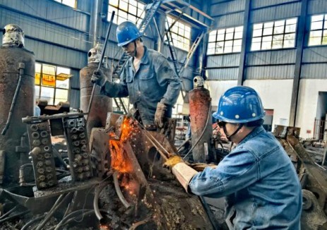 川煤集團嘉華機械攀枝花礦機公司：全力保障液壓支架檢修任務(wù)