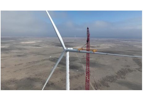 中國(guó)能建建筑集團(tuán)承建的新疆塔城<em>風(fēng)電項(xiàng)目</em>風(fēng)機(jī)全部吊裝完成