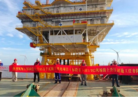 國(guó)信大豐海上<em>風(fēng)電項(xiàng)目</em>升壓站吊裝任務(wù)圓滿完成