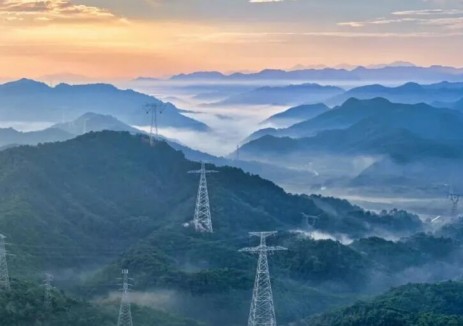 甘肅送端換流站至浙江受端換流站±800千伏直流線路（皖4標(biāo)）架線作業(yè)正式啟動