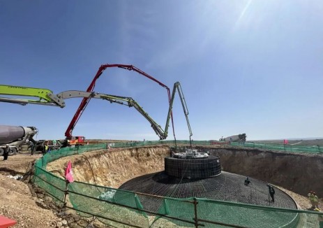 蘇能正鑲320兆瓦風(fēng)電項目<em>全部</em>風(fēng)機(jī)基礎(chǔ)澆筑完成