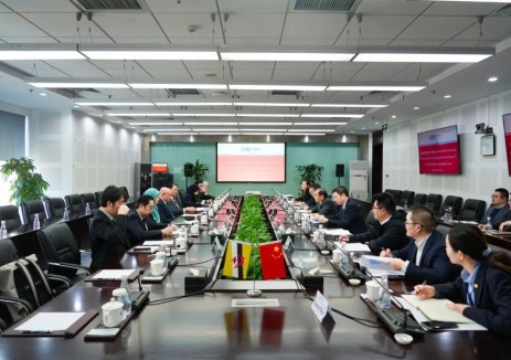 乔旭斌与文莱首相府能源事务主管副部长阿兹米会谈