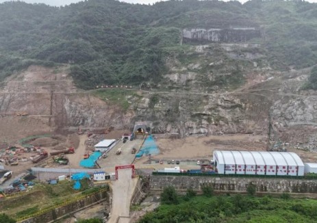 130个奥运会泳池体积！国内最大300MW级压缩空气储能项目储气库建设过半