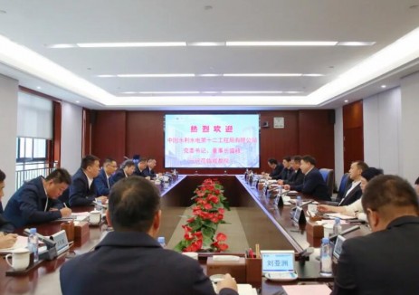 盛峰与中国电建成都院党委副书记、总经理（主持全面工作）张世殊会谈