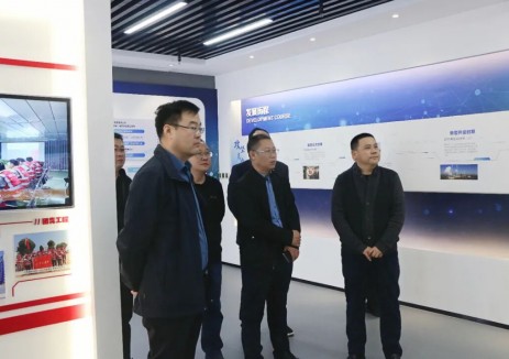 加强<em>新能源领域</em>合作！许德恒与蒙能新能源蒙中事业部总经理王长坤举行会谈