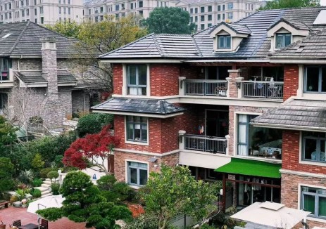 共拓別墅綠電新未來！<em>正泰</em>安能與龍湖物業(yè)上海分公司、綠陽創(chuàng)能達(dá)成三方戰(zhàn)略合作