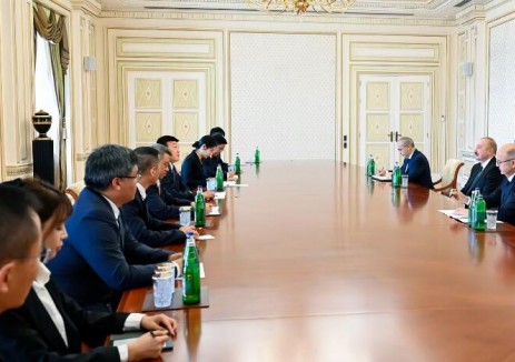 吕军拜会阿塞拜疆总统阿利耶夫