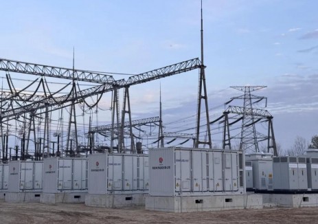 陕煤电力运城有限公司120MW/240MWh独立储能项目核心设备安装完成