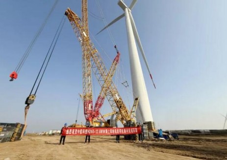 中船科技首臺H260-12.6MW海上機組完成吊裝