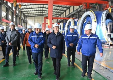 青海省委副书记、省长罗东川到明阳集团青海风电装备制造基地调研