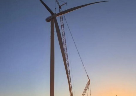 <em>青海</em>海西州50萬千瓦風電項目一標段首吊完成