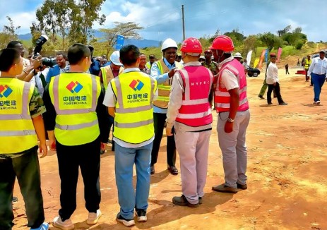 肯尼亚总统视察肯尼亚KPLC最后一英里配网项目