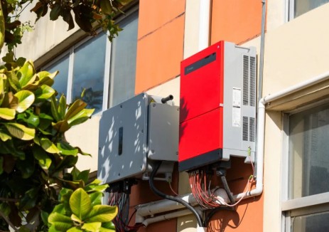 降本、稳电、减碳 | 固德威工商业“源网荷储智”解决方案筑牢数据中心安全供电防线