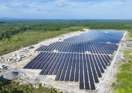 苏里南光伏储能项目首次并网发电