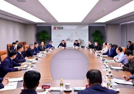 李向良与赤峰市市长栾天猛会谈