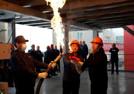 常張利與盧東亮會談并出席泰山玻纖太原公司二號生產線點火儀式
