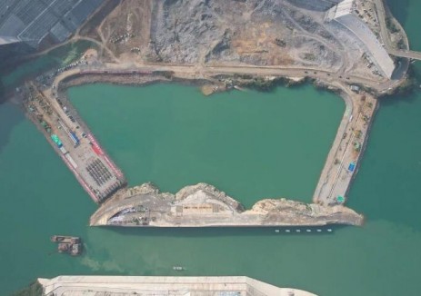 重庆乌江白马航电枢纽工程二期围堰合龙