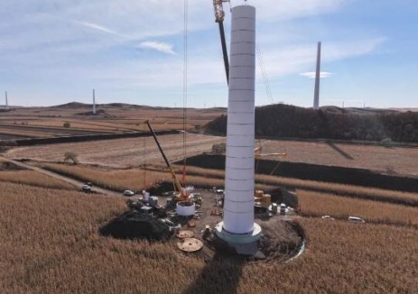 内蒙古扎兰屯北区70万千瓦风储项目一标段混塔吊装全部完成