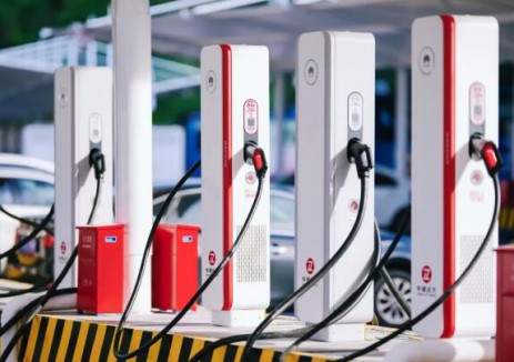 全国最大搭载华为全液冷超充设备的乘用车充电站投运！