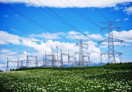 云南电网公司董事长、党委书记何晓冬署名文章