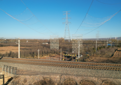 陕北至关中第三通道750千伏输变电工程(线路包12)顺利完成铁路跨越