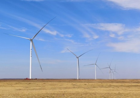 中國能建建筑集團承建的包頭達茂旗風電項目二標段風機全部吊裝完成