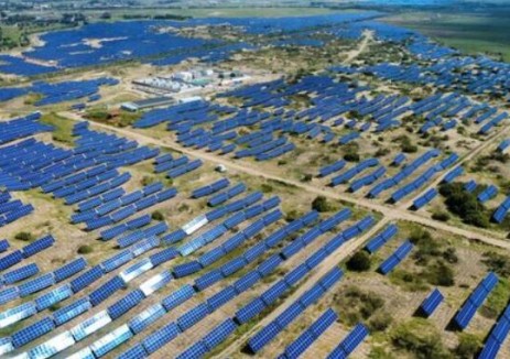 巴彦淖尔市防沙治沙和风电光伏一体化工程临河光伏项目全容量并网发电