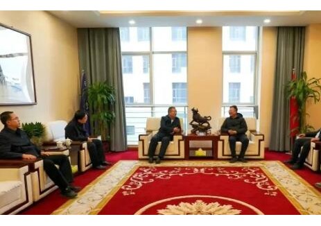 大唐巩义发电有限责任公司党委委员、副总经理李文生一行到山西建投安装集团座谈交流