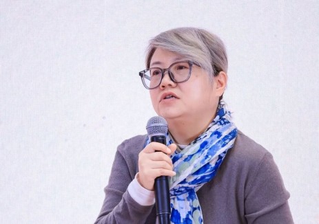 华晟新能源亮相2025光伏行业年度大会：2000V HJT组件开启海上光伏降本增效新篇章