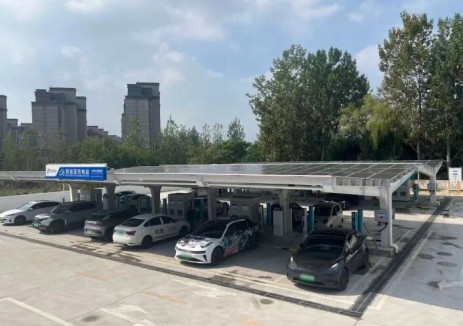 青岛董家口发展集团有限公司加速布局“光储充”一体化充电站，探索绿色转型新路径