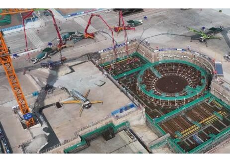 国家电投集团广西白龙核电1号机组核岛浇筑第一罐混凝土