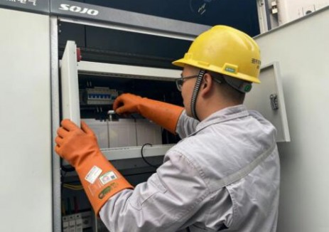 平原風電運檢中心西平風電場圓滿完成箱變UPS電池更換工作