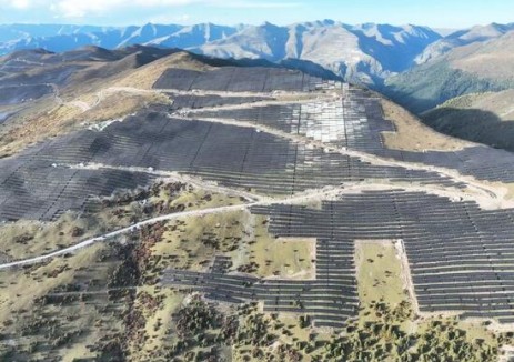 马尔康大藏光伏项目第二批并网顺利完成