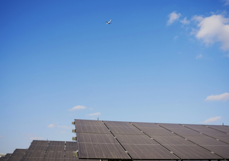 天合光能防眩光组件助力浦东机场绿色升级，安全与减碳双重价值落地