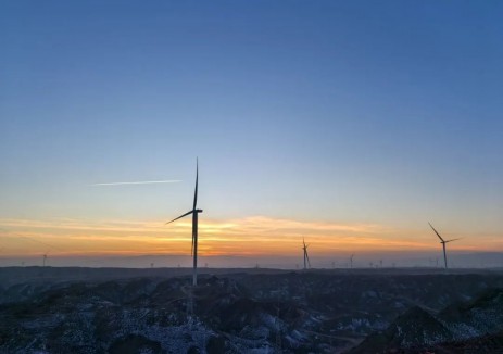 甘肃景泰岗东梁西200兆瓦风电场项目首批机组并网发电