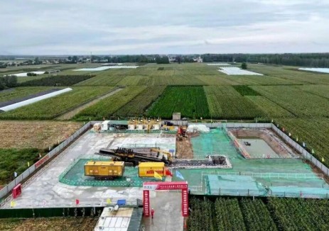 突破！4259米渭河定向钻穿越回拖成功