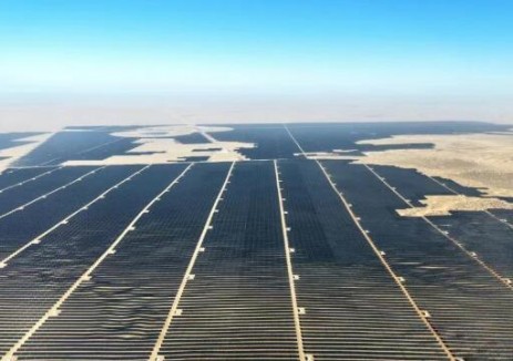 防沙治沙出綠電！鄂爾多斯“風光一體化”項目成功并網發電