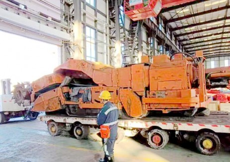 陜煤集團張家峁礦業(yè)：攻堅克難，高效搶修久益連采機