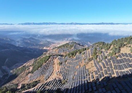 云南怒江兰坪菜园70兆瓦光伏项目全容量并网发电