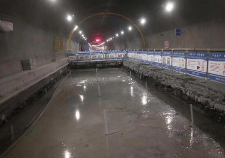 四川雅砻江两河口水电站泵站改造项目首仓混凝土顺利入仓