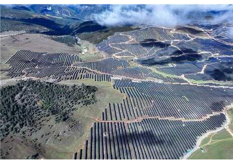 全国首个百万千瓦级高原山地光伏工程正式投运