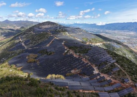 云南丽江七河光伏发电项目全容量并网发电