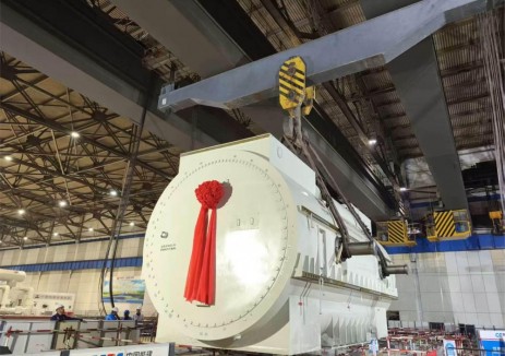 天津盘山项目2号发电机定子吊装完成