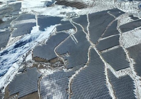 世界最大水光互补项目重要一环索绒光伏电站并网发电