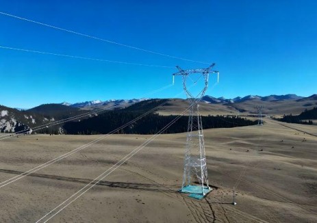 中国能建西南院牵头总承包的华电巴塘中咱光伏发电项目送出线路工程并网发电