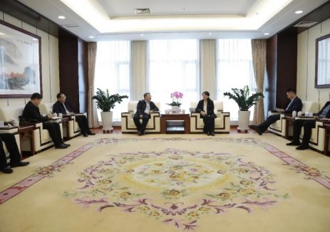 国家电投新疆公司与中国水电四局座谈